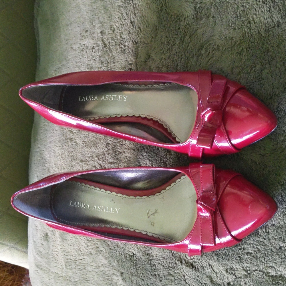 Laura Ashley Deep Red Kitten Heels with Bow Size 7.5